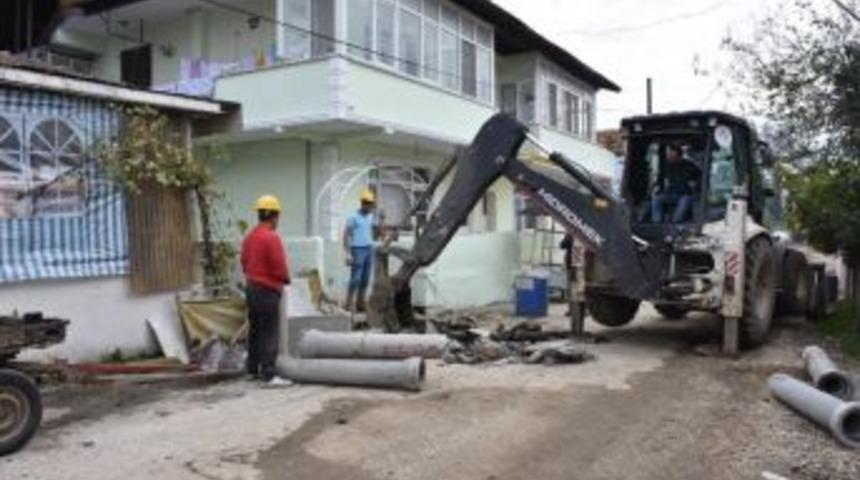 Ekipler Mahalelerde &Ccedil;alışmaya Devam Ediyor