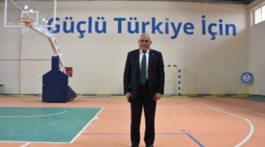Eskil&rsquo;de Kapalı Spor Salonu Hizmet Vermeye Başladı