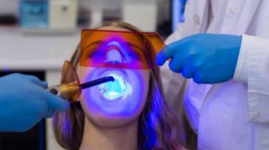 Diş Tedavisinde Lazer Kullanımı Riskli Mi?