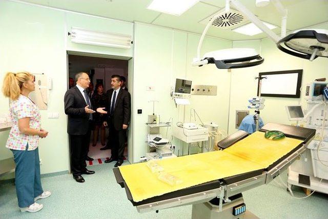 Diş Hekimliği Fak&uuml;ltesi 2017-2018 Akademik Yılı A&ccedil;ılışı Yapıldı 1