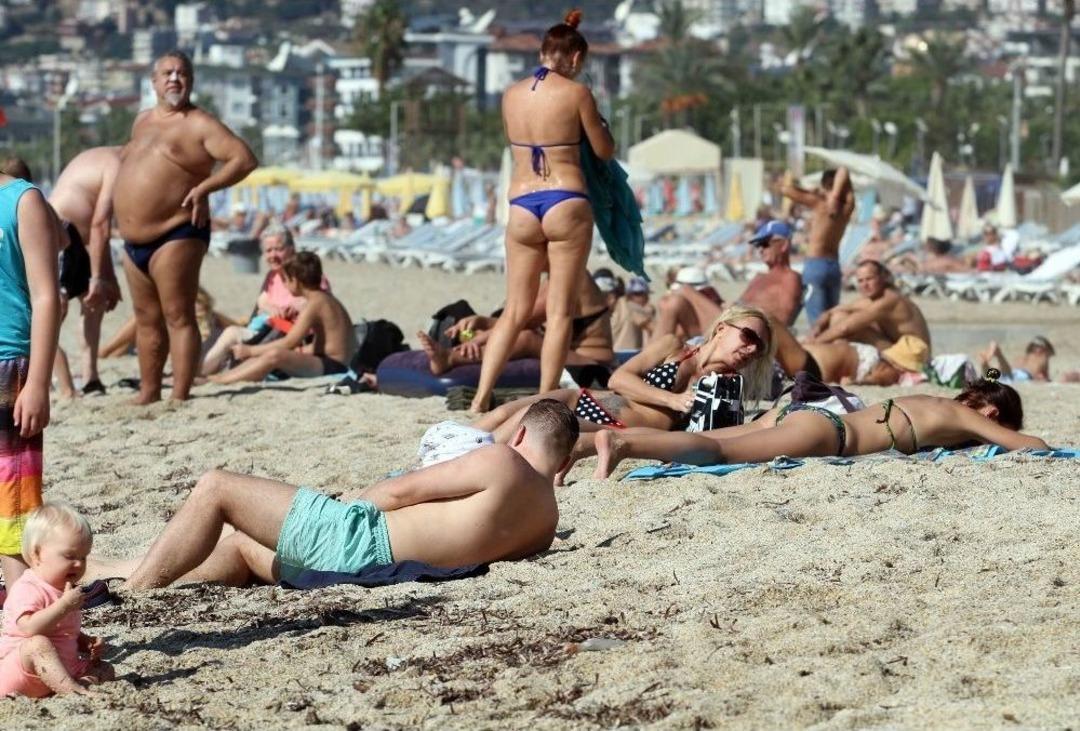 Memlekette Kar, Alanya&rsquo;da Deniz Keyfi