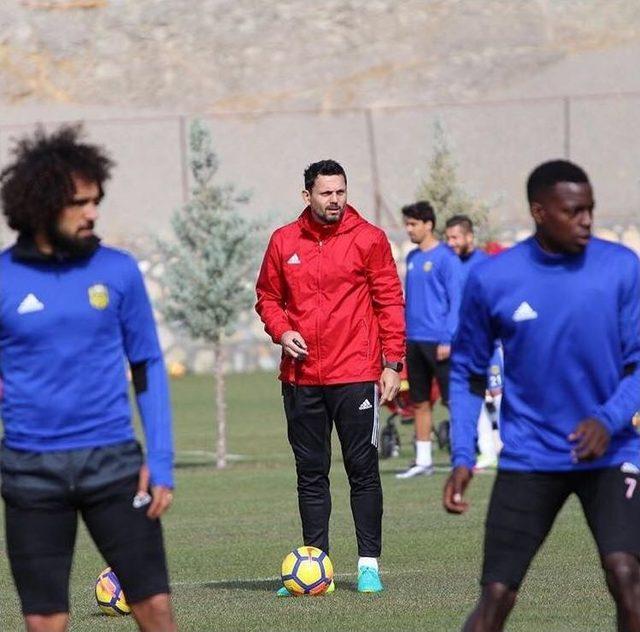 E. Yeni Malatyaspor, M.başakşehir&rsquo;i Kanatlardan Yıkmayı Planlıyor 1