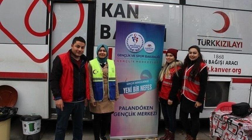 Paland&ouml;ken Gen&ccedil;lik Merkezi&rsquo;nden Anlamlı Jest