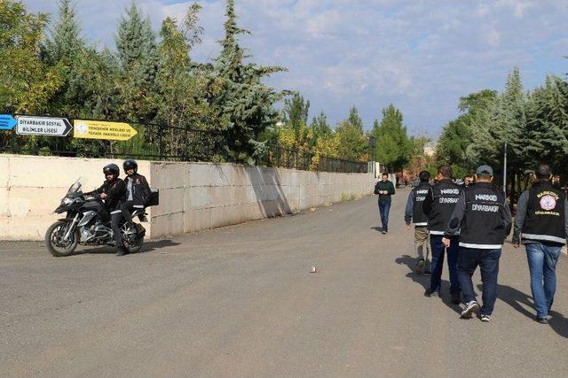 Diyarbakır’da Narkotim Ekipleri Okul Önlerinde Göz Açtırmıyor