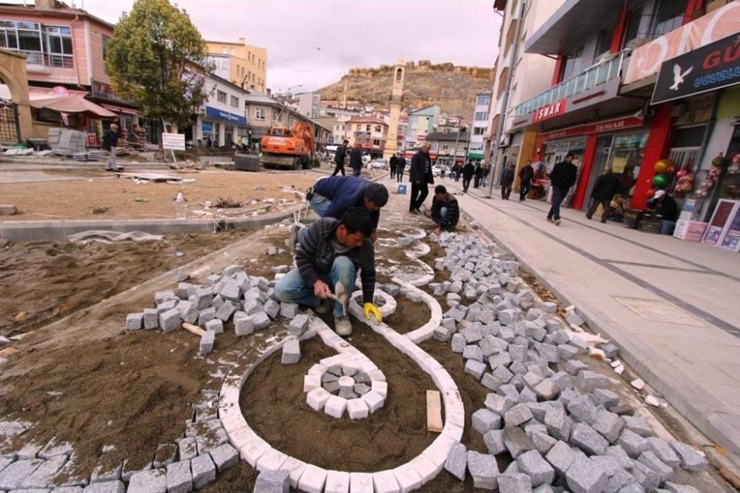 Belediye &Ccedil;alışmaları D&ouml;rt Koldan Devam Ediyor