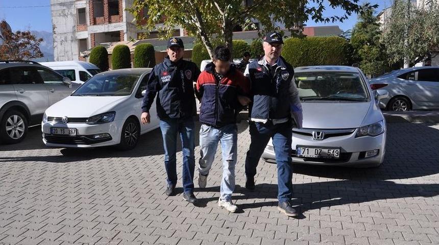 Pazardan Meyve Sebze &Ccedil;alan Hırsızlar Yakalandı