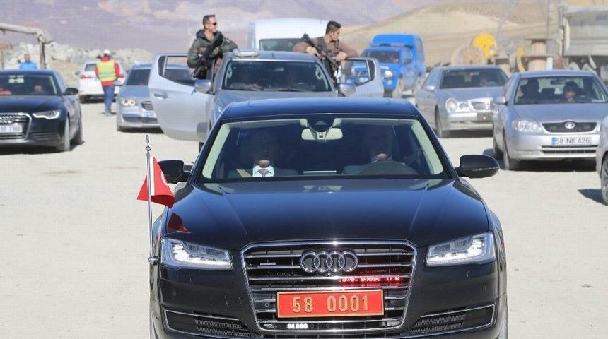 Vali G&uuml;l, Yağdonduran T&uuml;nelini Makam Aracıyla Ge&ccedil;ti