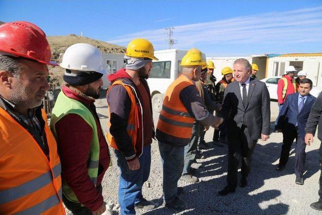 Vali Gül, Yağdonduran Tünelini Makam Aracıyla Geçti