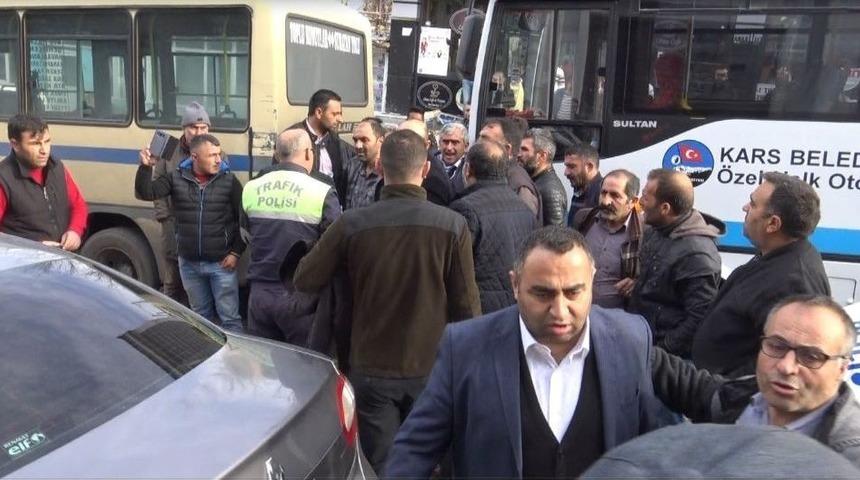 Kars&rsquo;ta Eylem Yapan Dolmuş&ccedil;ulara M&uuml;dahale