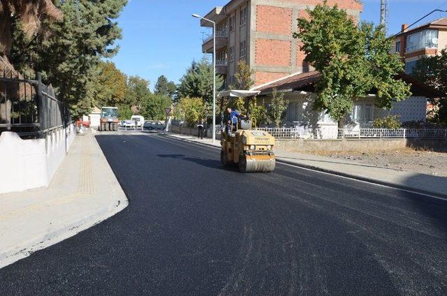 Yeşilyurt’un Cadde Ve Sokakları Modern Bir Görünüme Kavuşuyor