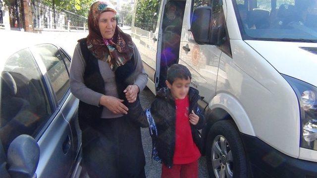 Ailesi Efe&rsquo;nin Yolunu G&ouml;zl&uuml;yor 1