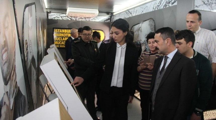 Vali Aktaş, Narkotik Eğitim Tırını Ziyaret Etti