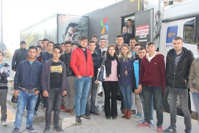 Vali Aktaş, Narkotik Eğitim Tırını Ziyaret Etti 1