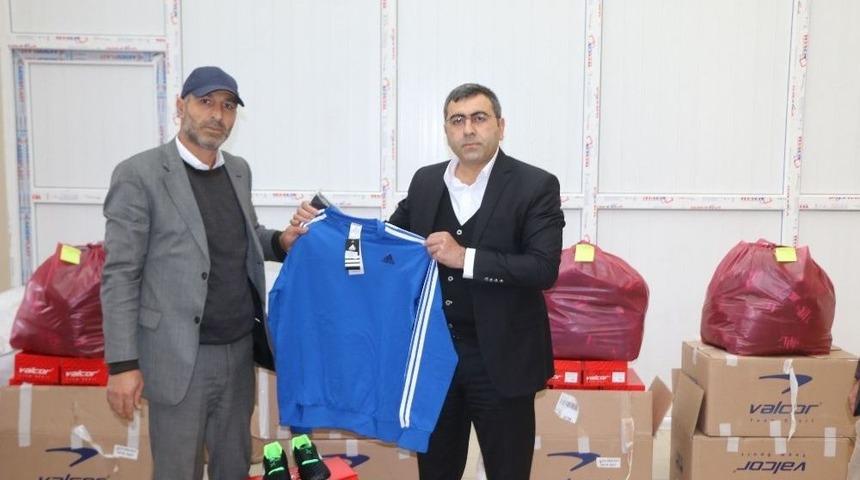 Bingöl’de Spor Kulüplerine Malzeme Desteği