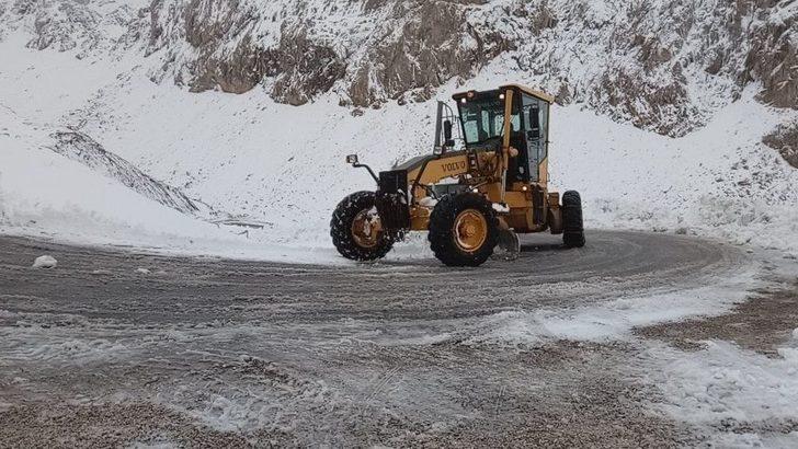 Van- Bahçesaray Yolu Ulaşıma Açıldı G4