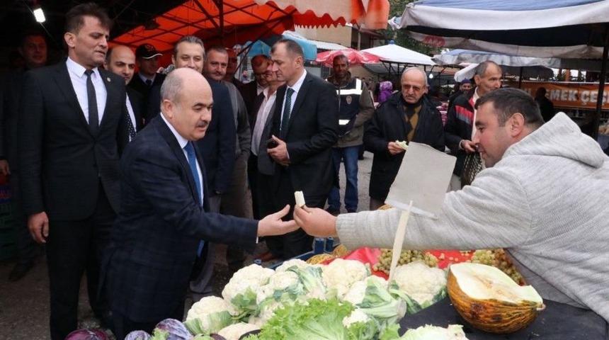 Vali Dağlı Kaynaşlı&rsquo;da Vatandaşları Dinledi Not Aldı