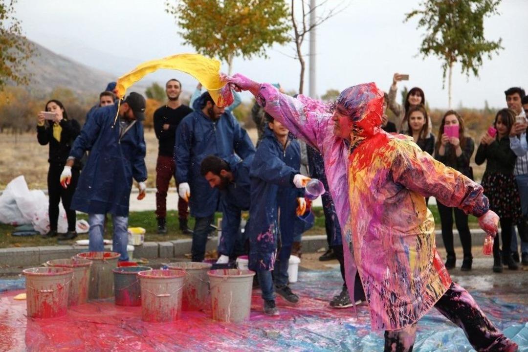 Profes&ouml;rden Sıra Dışı Sanat