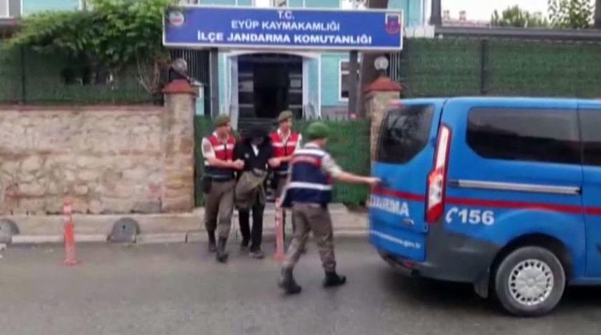 Jandarma Ekipleri 50 Ayrı Su&ccedil;tan Kaydı Bulunan Umut Tacirini Yakaladı