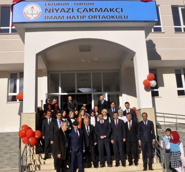 16 Derslikli Niyazi Çakmakçı İmam Hatip Ortaokulu Açıldı