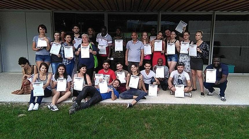 Ke&ccedil;i&ouml;renli Gen&ccedil;ler Fransa&rsquo;da