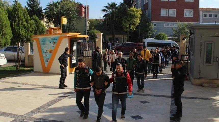 Şanlıurfa&rsquo;da G&ouml;zaltına Alınan 9 Uyuşturucu Satıcısı Adliyeye Sevk Edildi