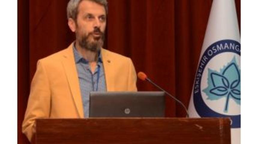 Esog&uuml; S&ouml;zmer&rsquo;in Hazırladığı T&uuml;rk S&ouml;zl&uuml;kbilimi Derlemi Yayında