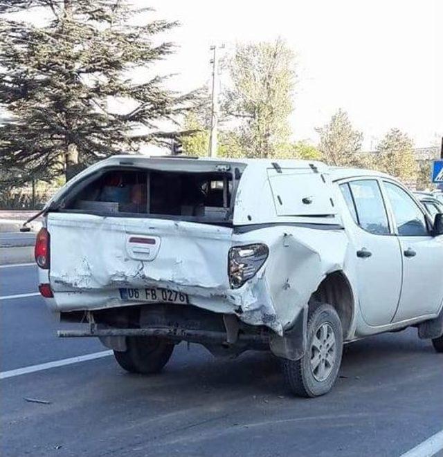 Okul Servisi İle Kamyonet Çarpıştı, 9 Kişi Yaralandı 2