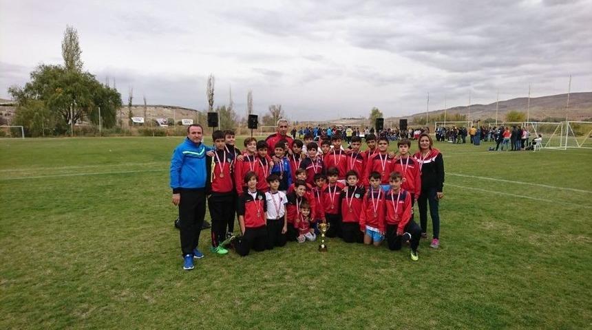 &Ccedil;ocuklar Polisin Şefkatiyle Eğitiliyor