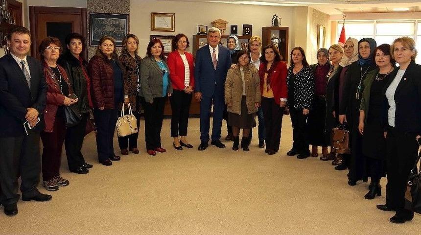 Başkan Karaosmanoğlu Kadın Muhtarları Ağırladı