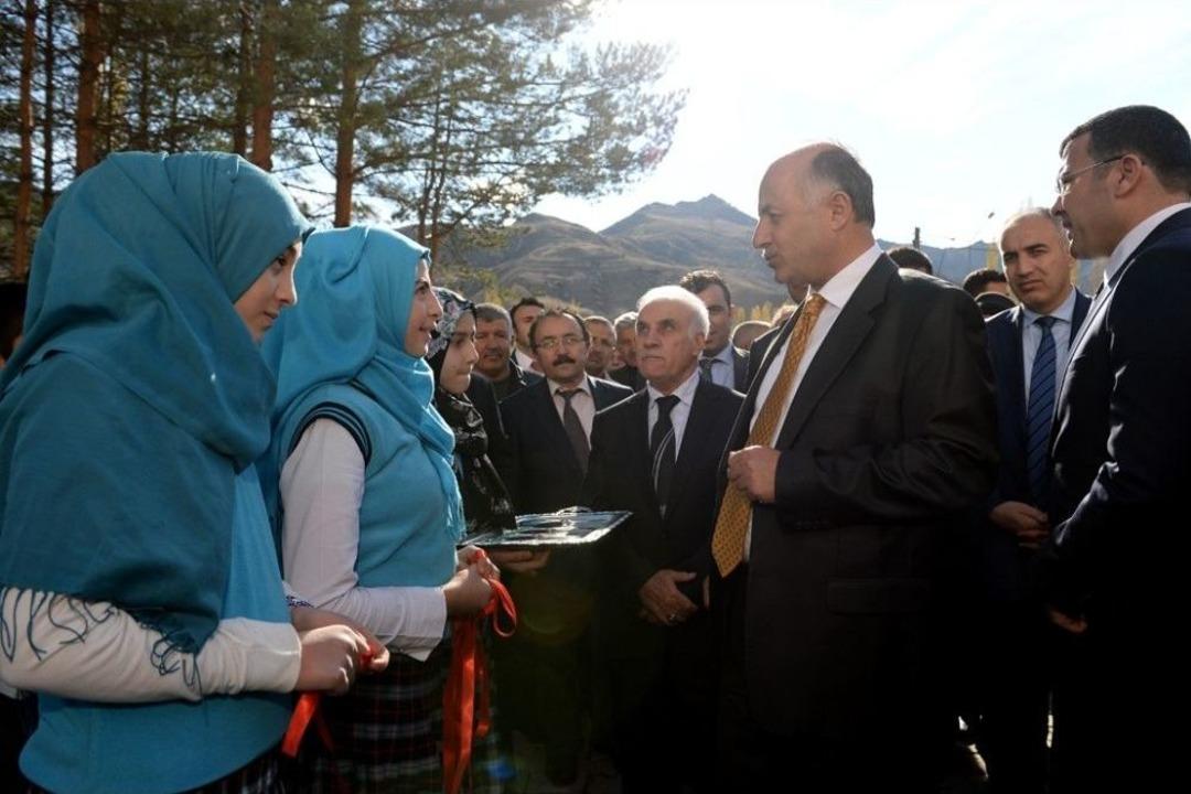 Niyazi &Ccedil;akmak&ccedil;ı İmam Hatip Ortaokulu Hizmete A&ccedil;ıldı