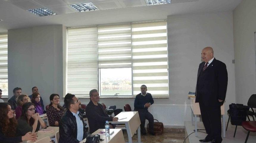 &Uuml;niversite Akademisyenlerine Proje Hazırlama Eğitimi