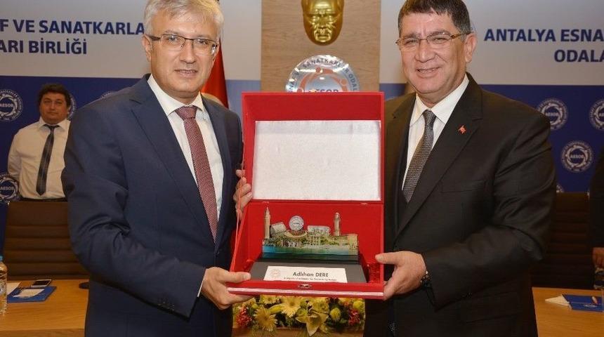 Başsavcı Solmaz: "antalya&rsquo;da Fet&ouml;&rsquo;den 2 Bin 800 Kişi Yargılanıyor"