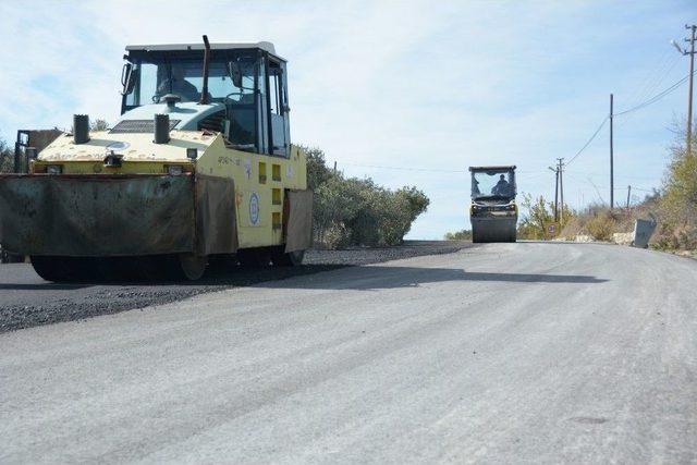 Büyükşehir, Bodrum’da Güvenli Yollar İçin Çalışmalarını Sürdürüyor