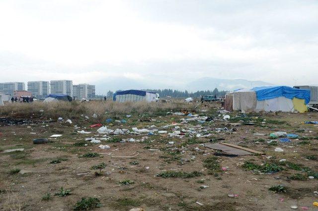 Osmangazi’de Kaçak Çadır Ve Barakalar Yıkıldı