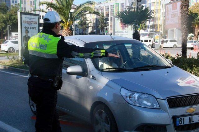 Samsun Polisinden Cam Filmi Denetimi