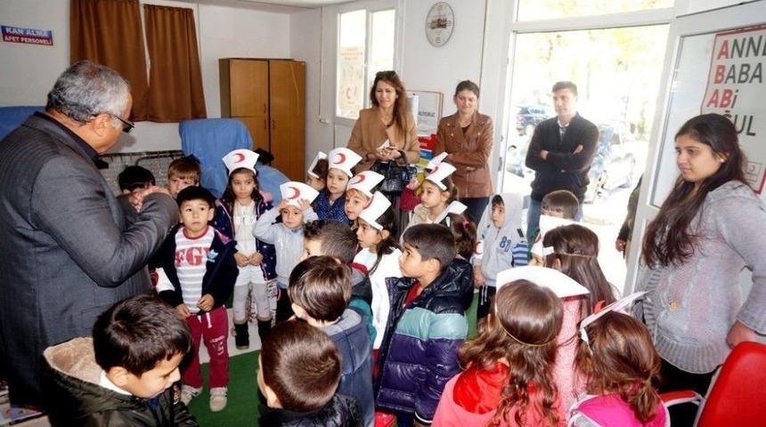 &Ouml;ğrencilere Kızılay&rsquo;ın &Ouml;nemi Anlatıldı