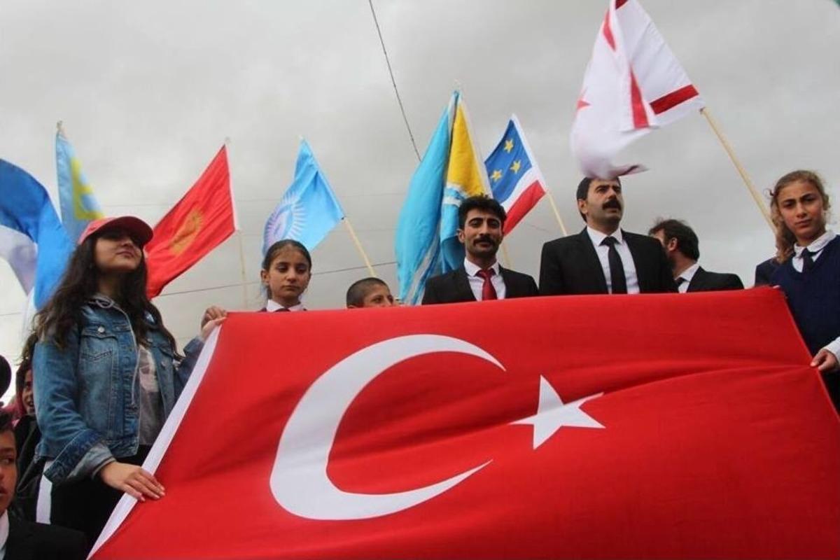 Erzurum&rsquo;dan Erzincan&rsquo;a T&uuml;rk D&uuml;nyası K&ouml;pr&uuml;s&uuml;