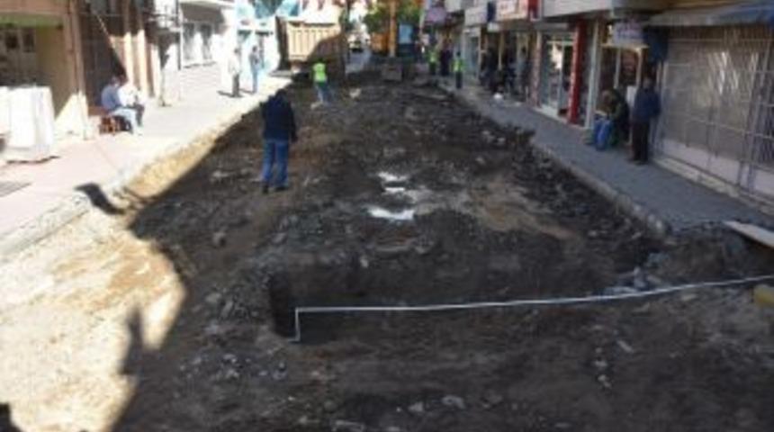 Edremit&rsquo;te &Ccedil;ayi&ccedil;i Caddesi Yenileniyor