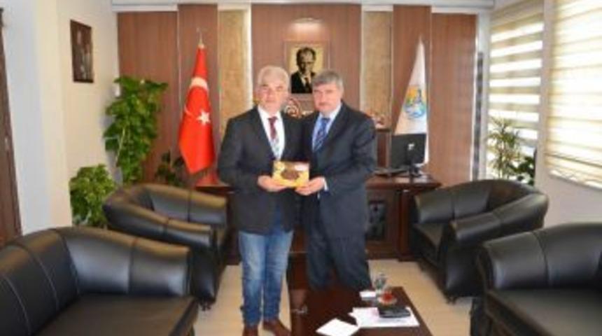 Ege B&ouml;lgesi Malatyalılar Derneği&rsquo;nden Başkan Ceylan&rsquo;a Ziyaret