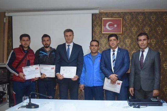 Besni&rsquo;de Okul Sporları Değerlendirme Toplantısı Yapıldı 1