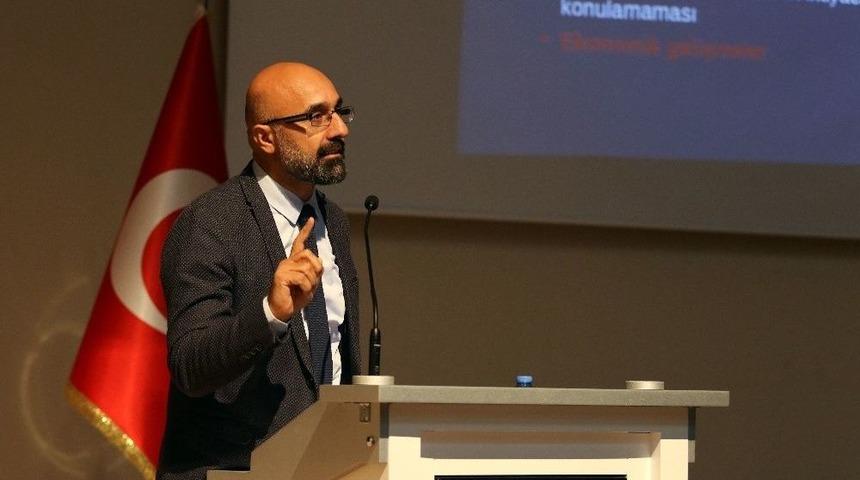 Ai&ccedil;&uuml;&rsquo;de Eczacılıkta Uzmanlık Yasası Ve Uzmanlık Sınavı Konferansı