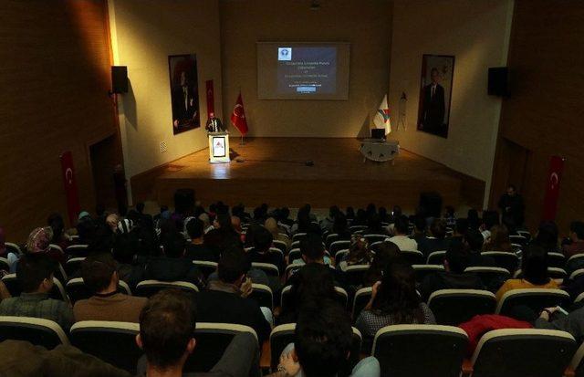 Aiçü’de Eczacılıkta Uzmanlık Yasası Ve Uzmanlık Sınavı Konferansı