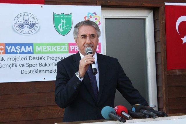 Elazığ’da ‘genç Yaşam Merkezi’ Açıldı