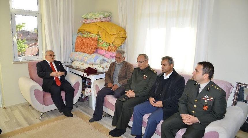 Vali Necati Şent&uuml;rk Şehit Kavun&rsquo;un Baba Ocağını Ziyaret Etti