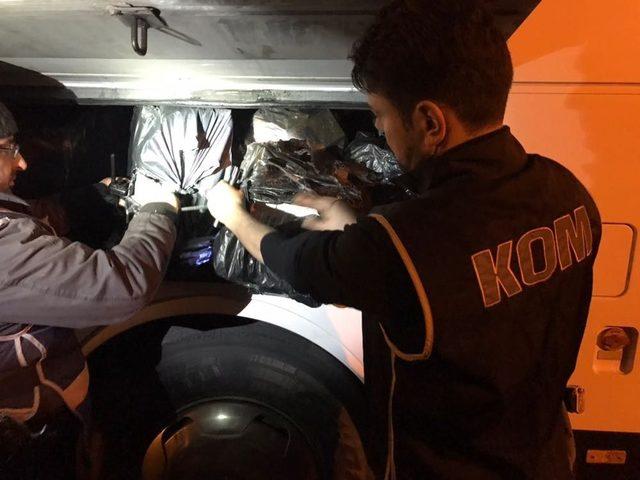 Yolcu Otobüsünün Koltuk İçinden Ve Tavanından Kaçak Sigara Çıktı 1