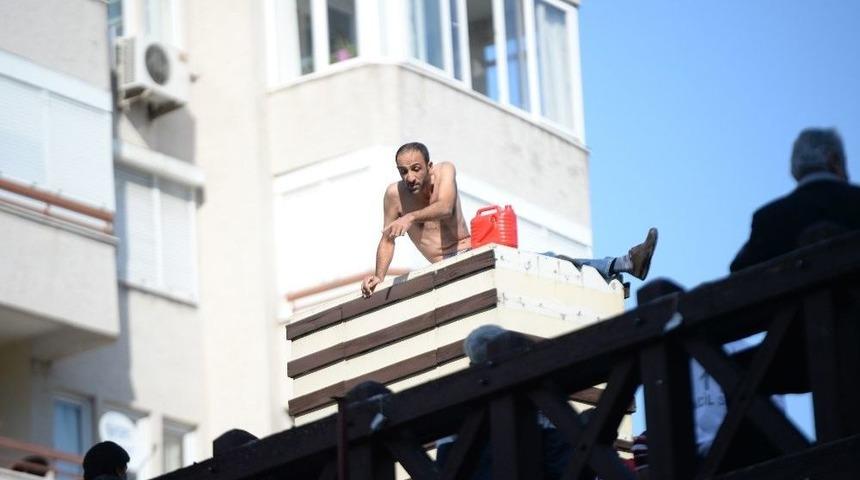 İşsizim Dedi &Uuml;st Ge&ccedil;ide &Ccedil;ıktı