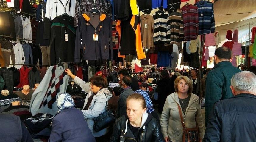 Kışlık Giyeceklere Yoğun İlgi