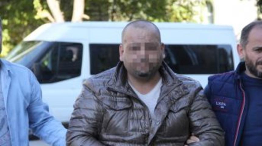 İ&ccedil;inde 60 Bin Lira Olan Aracı Benzinle Yakan Eski Koca Tutuklandı