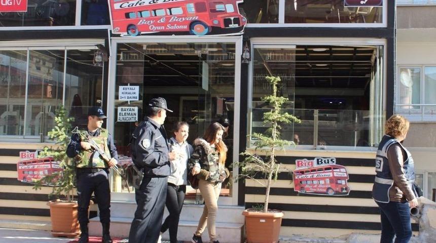 Niğde&rsquo;de Narkotik K&ouml;peği Aron&rsquo;la Asayiş Uygulaması