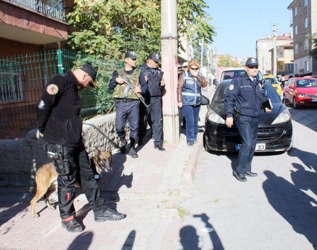 Niğde’de Narkotik Köpeği Aron’la Asayiş Uygulaması